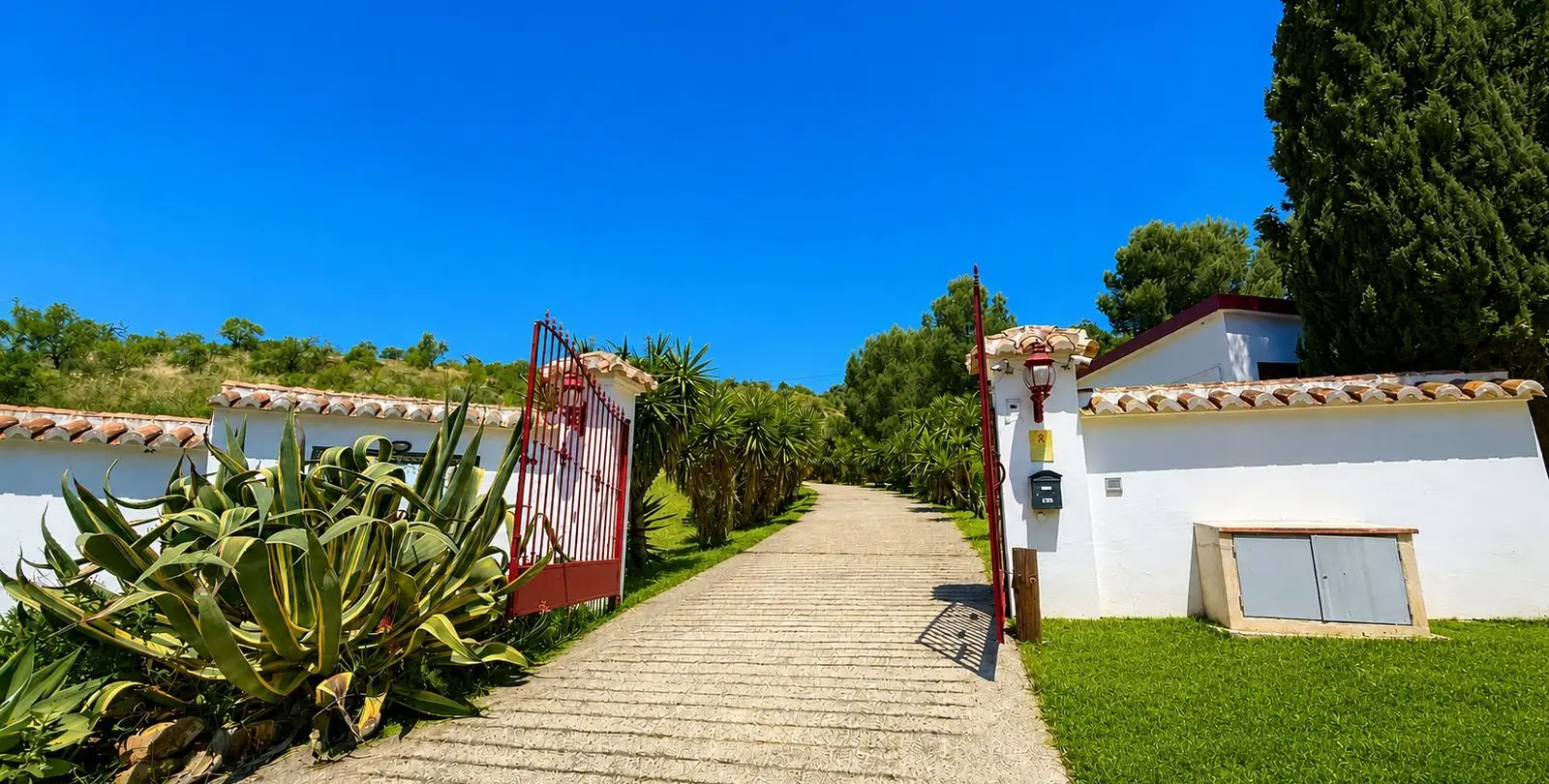 Venta de finca - cortijo en Almogía 35