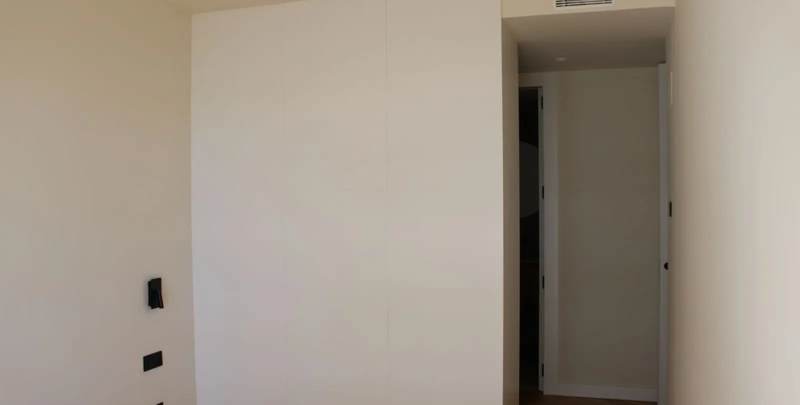 Venta de apartamento en planta media en Málaga 28