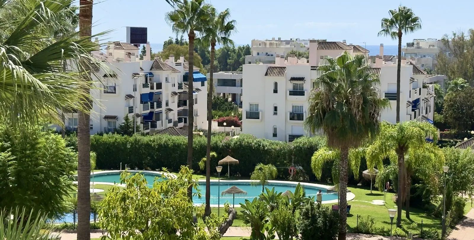 Sale of middle floor apartment in Nueva Andalucía 1