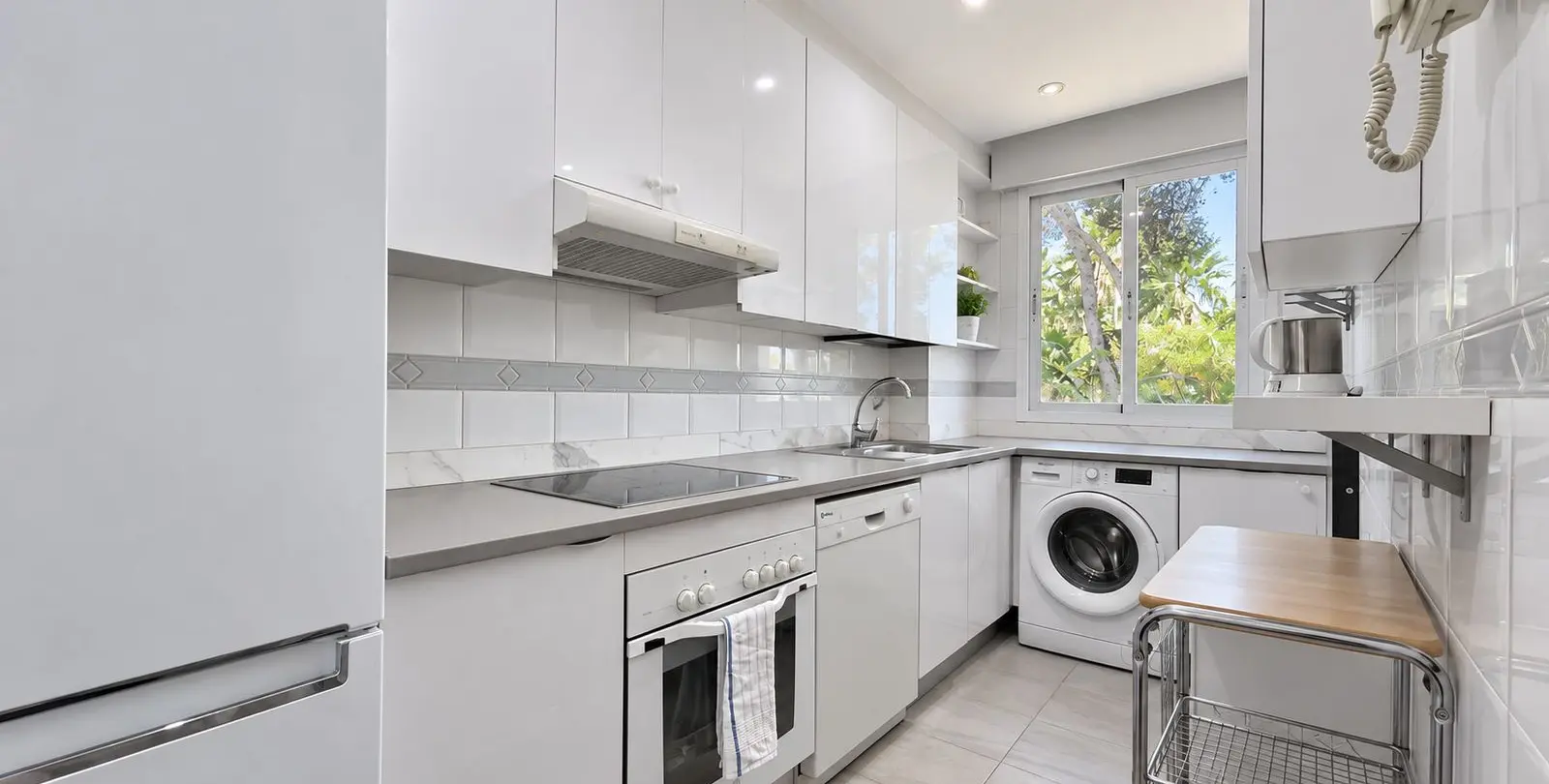 Sale of middle floor apartment in Nueva Andalucía 4