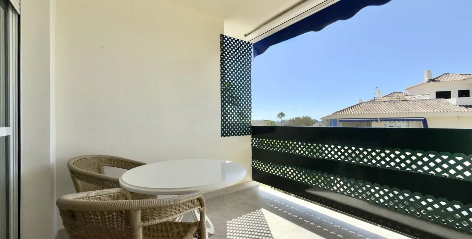 Sale of middle floor apartment in Nueva Andalucía 18