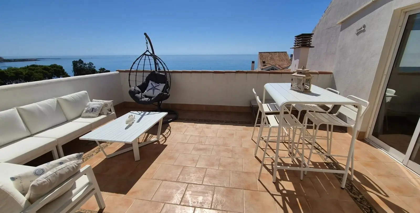 Sale of middle floor apartment in Estepona 6