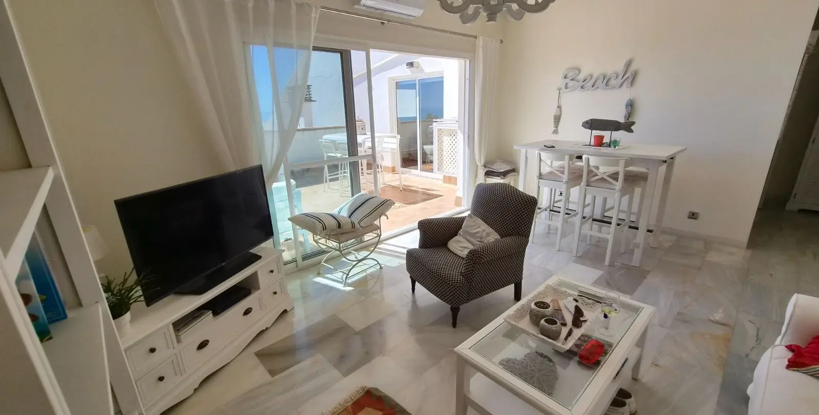 Sale of middle floor apartment in Estepona 7