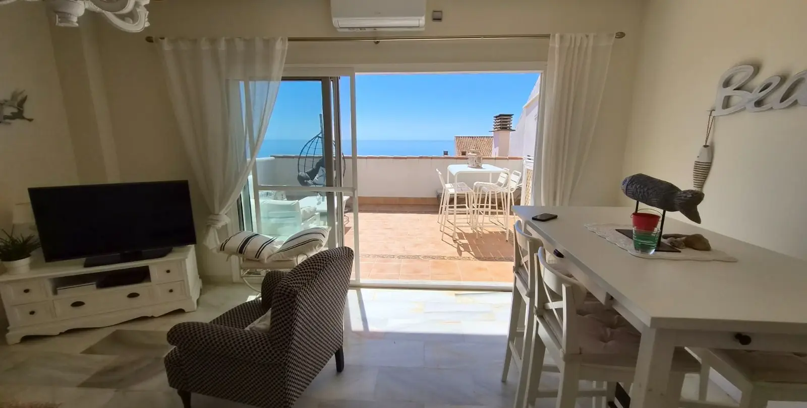 Sale of middle floor apartment in Estepona 8