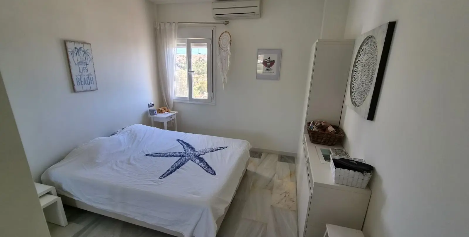 Sale of middle floor apartment in Estepona 10