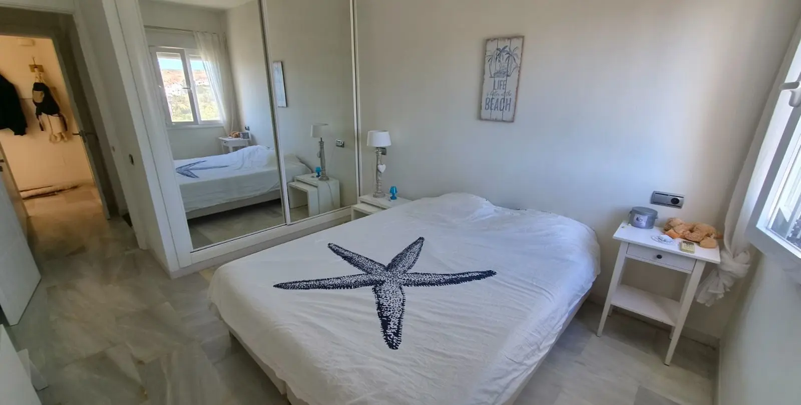 Sale of middle floor apartment in Estepona 11