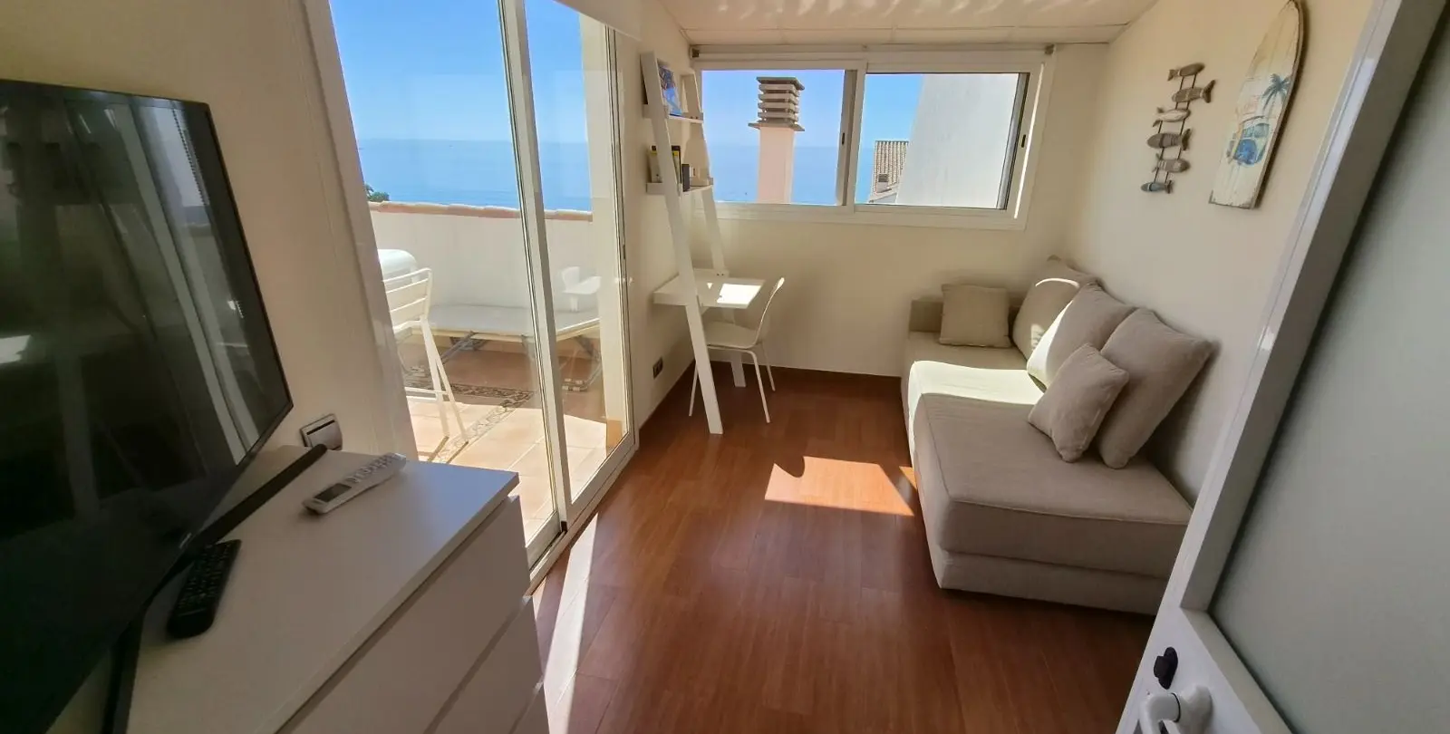 Sale of middle floor apartment in Estepona 14