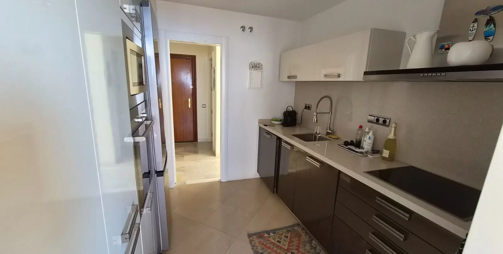 Sale of middle floor apartment in Estepona 16