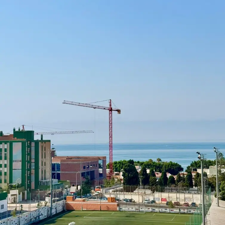 Продажа апартаментов на среднем этаже в El Palo