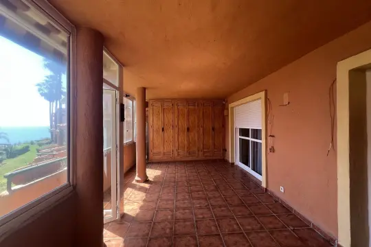 Image 4 thumb