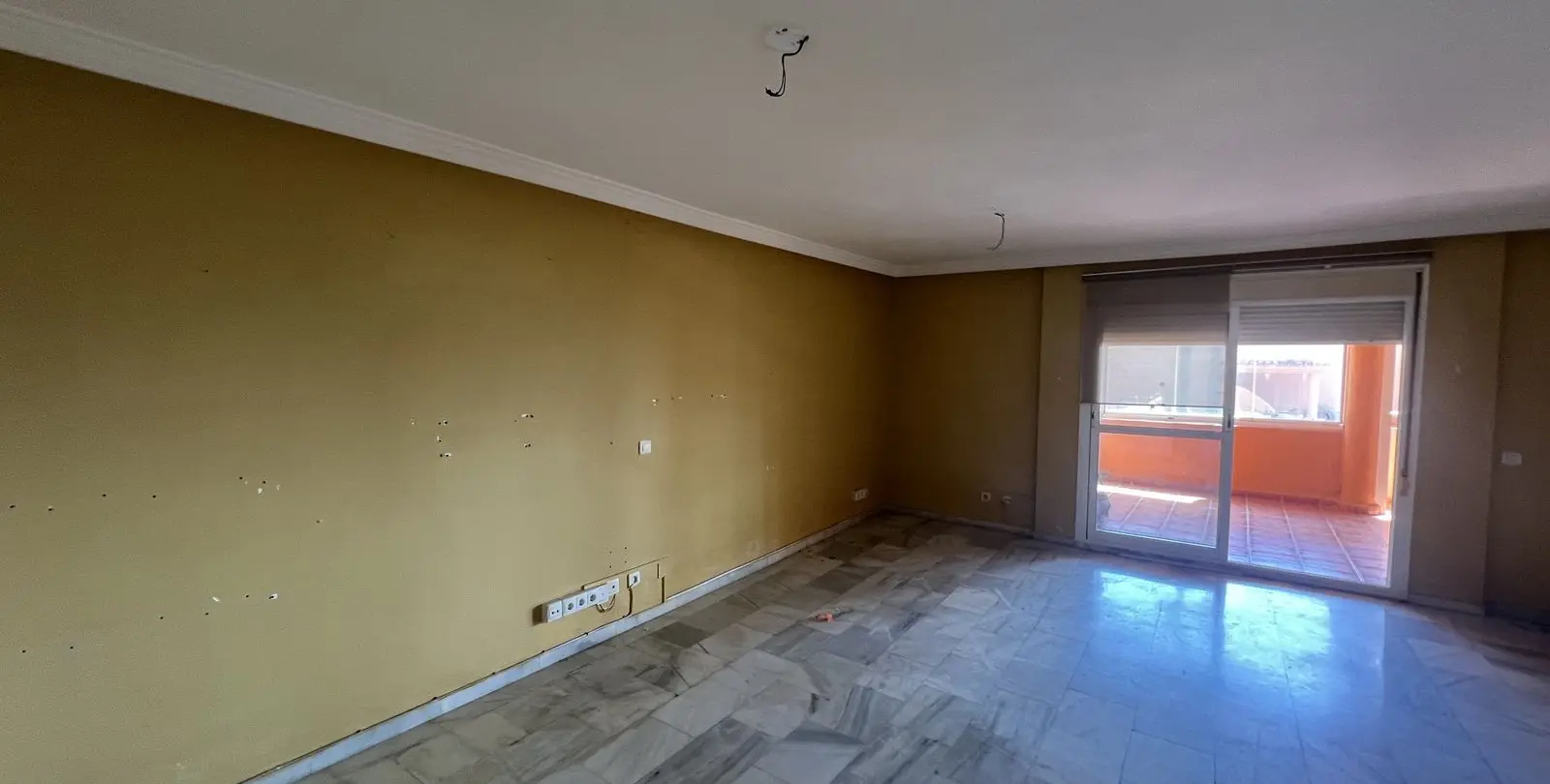 Продажа апартаментов на первом этаже в Estepona 12