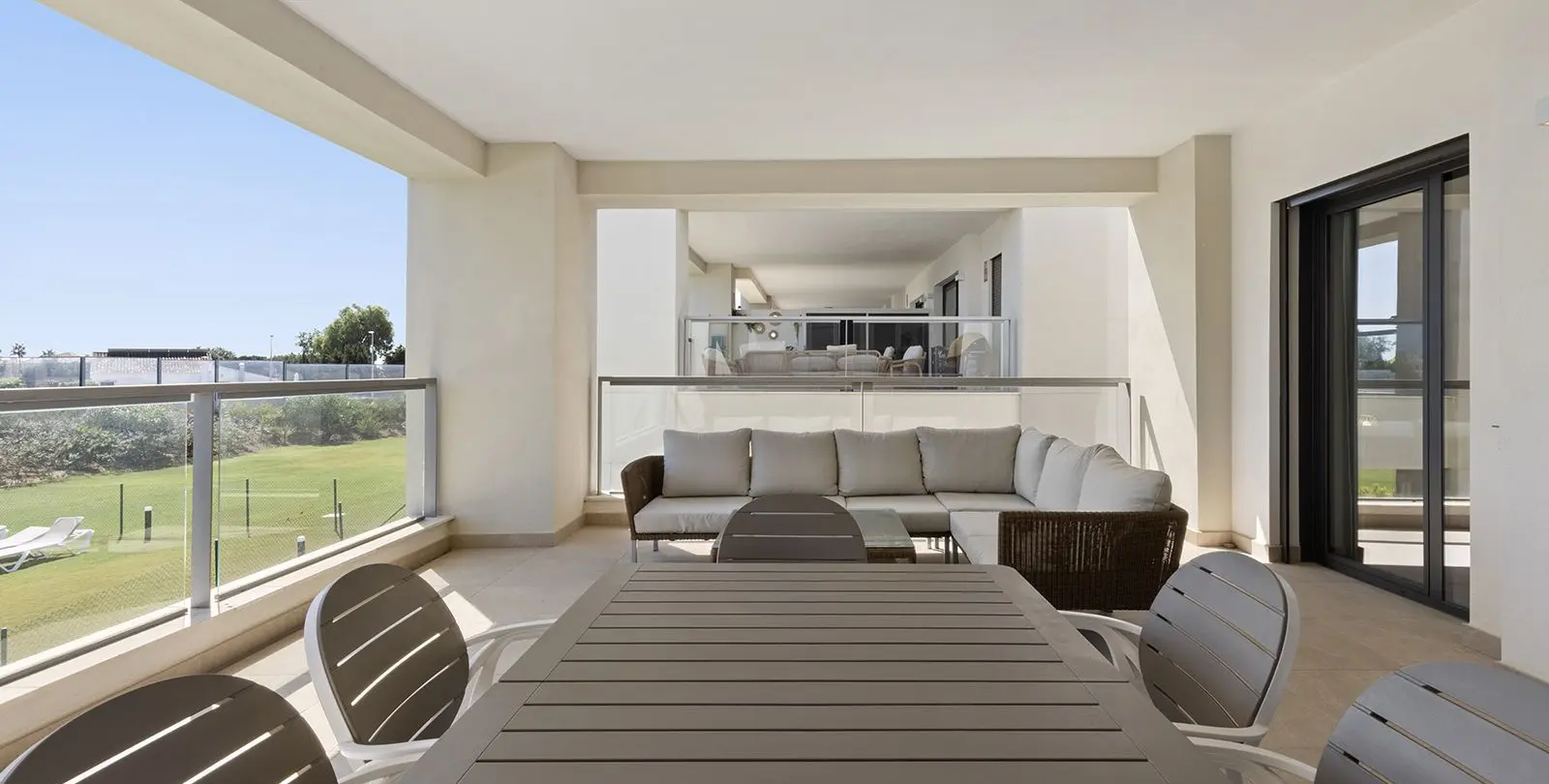 Venta de apartamento en planta media en Casares Playa 24