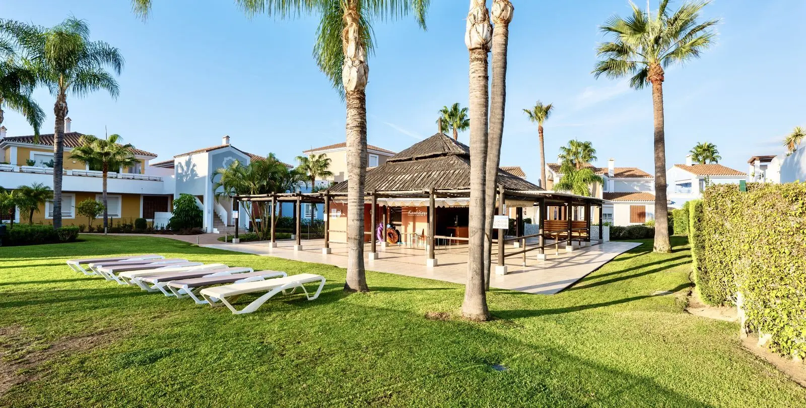 Venta de apartamento en planta baja en El Paraiso 23