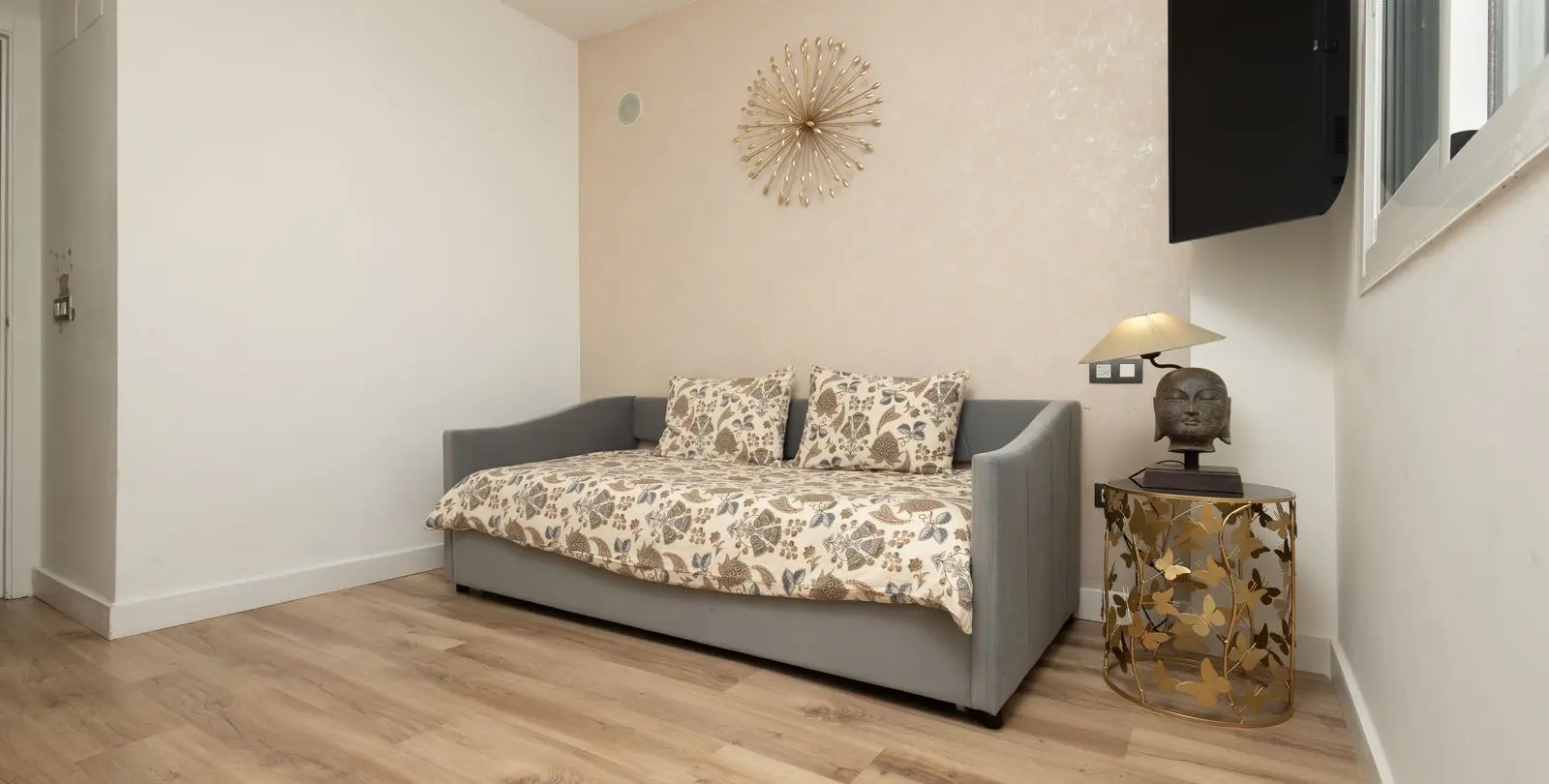 Venta de apartamento en planta baja en El Paraiso 33