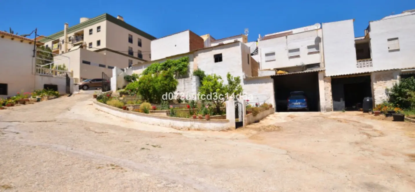 Venta de parcela comercial en Ronda 0