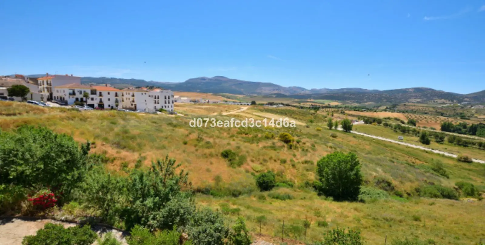 Продажа  коммерческого участка в Ronda 42