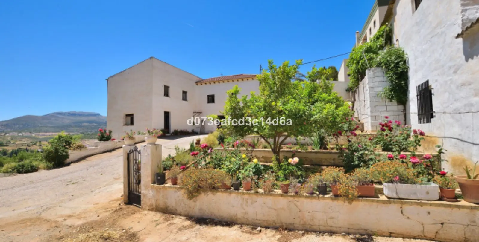 Продажа  коммерческого участка в Ronda 49