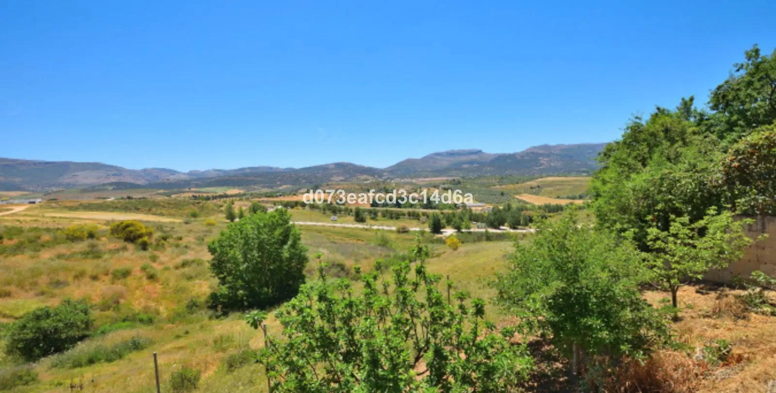 Продажа  коммерческого участка в Ronda 83