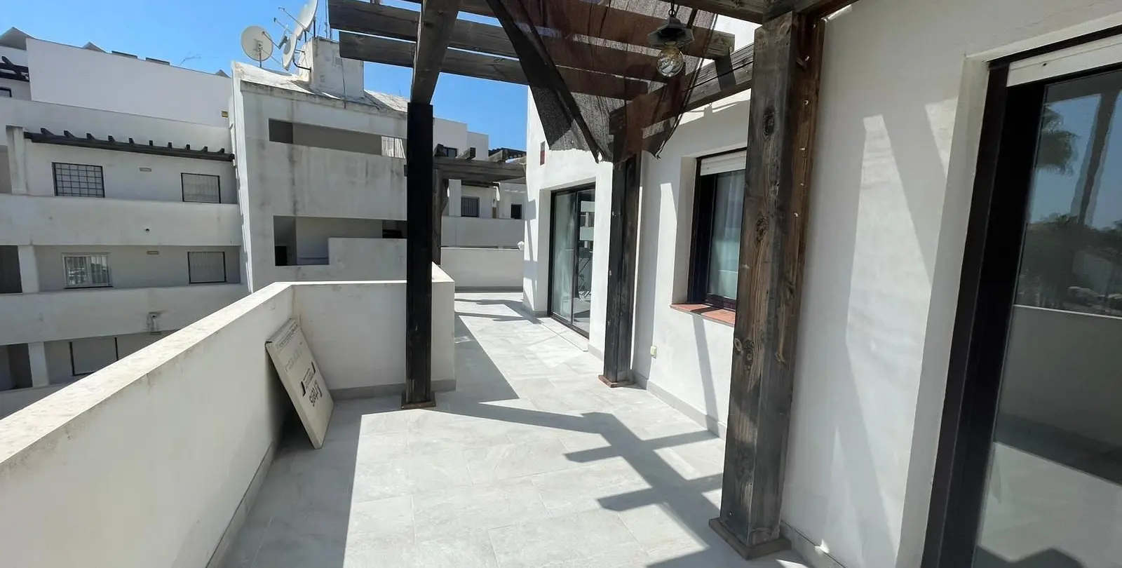 Venta de apartamento en planta media en Riviera del Sol 20