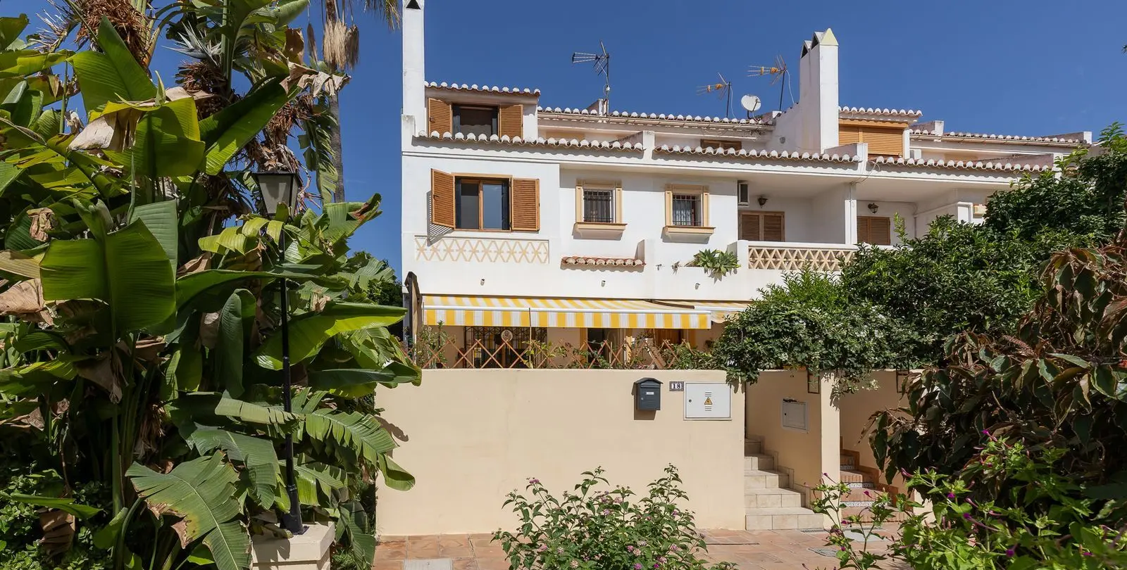 Sale of townhouse in La Carihuela 2