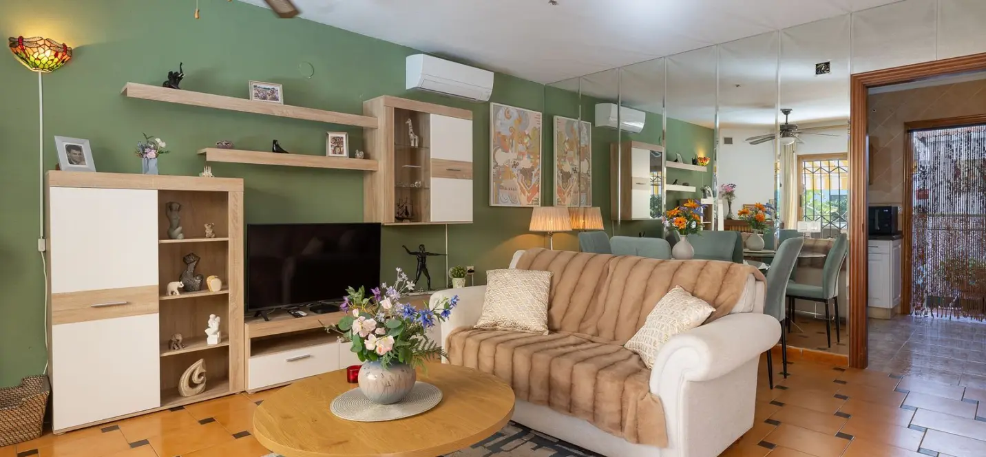 Sale of townhouse in La Carihuela 2