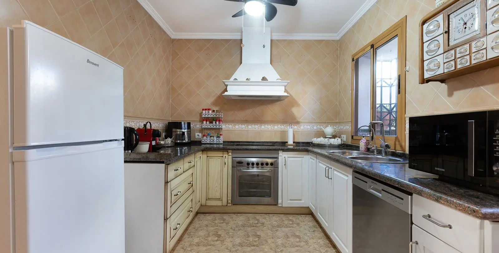 Sale of townhouse in La Carihuela 9