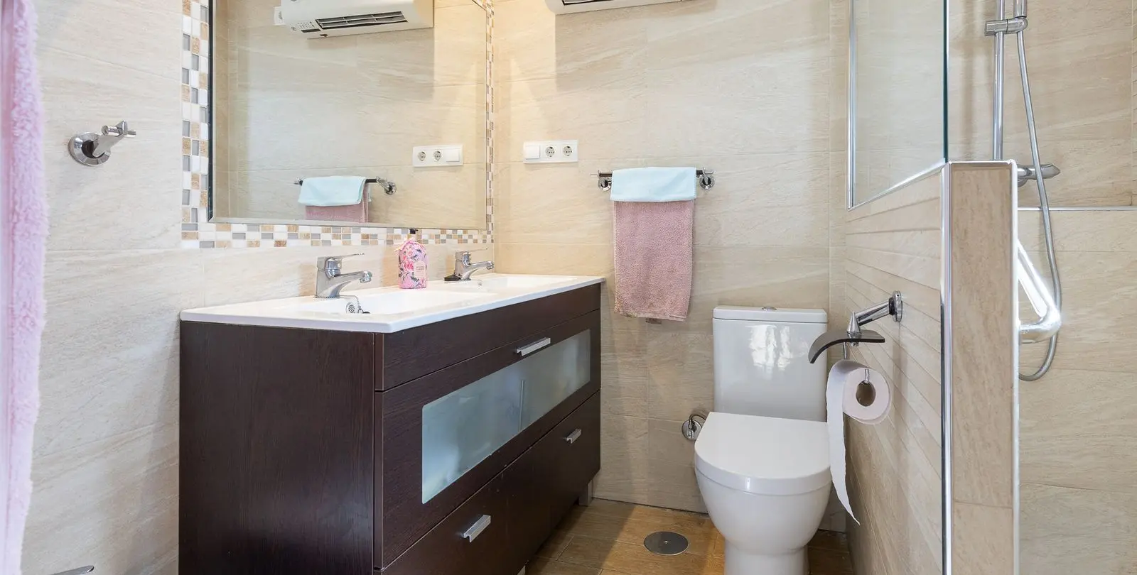 Sale of townhouse in La Carihuela 26