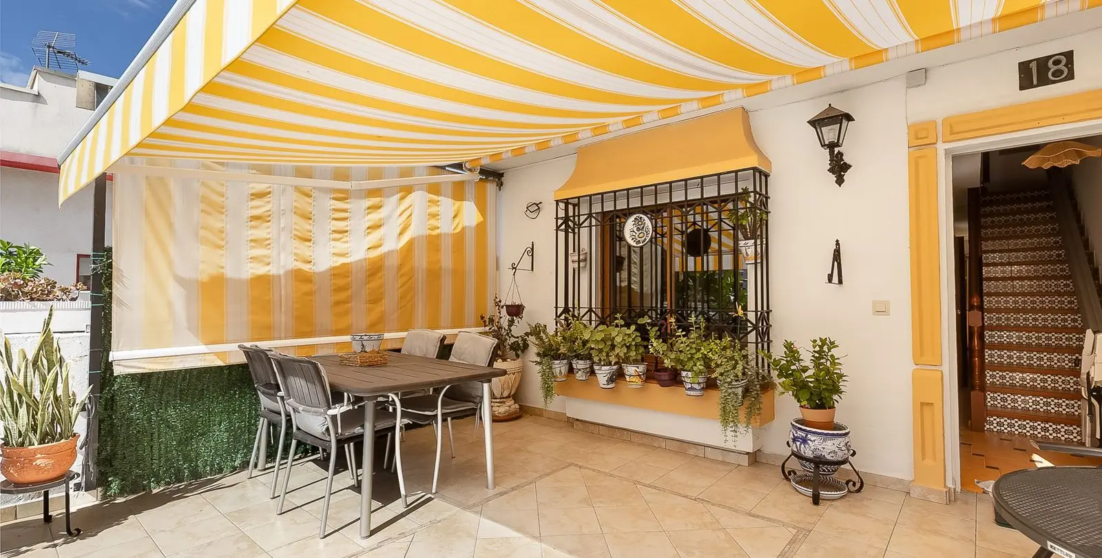 Sale of townhouse in La Carihuela 34