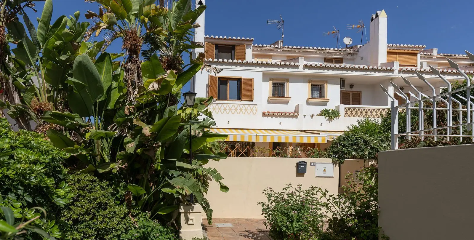 Sale of townhouse in La Carihuela 36