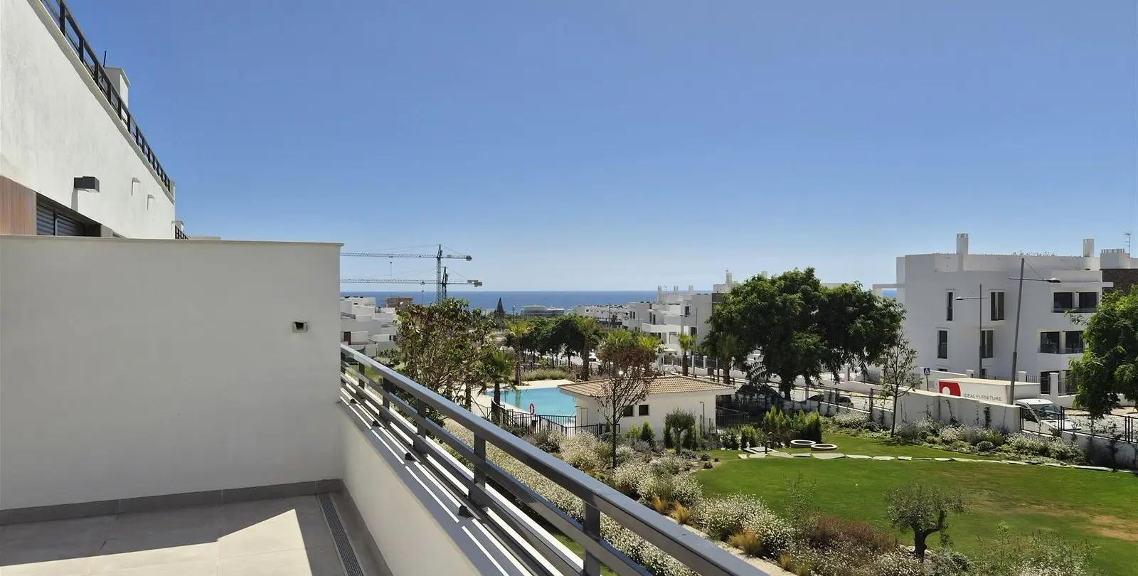 Продажа апартаментов на среднем этаже в Estepona 1
