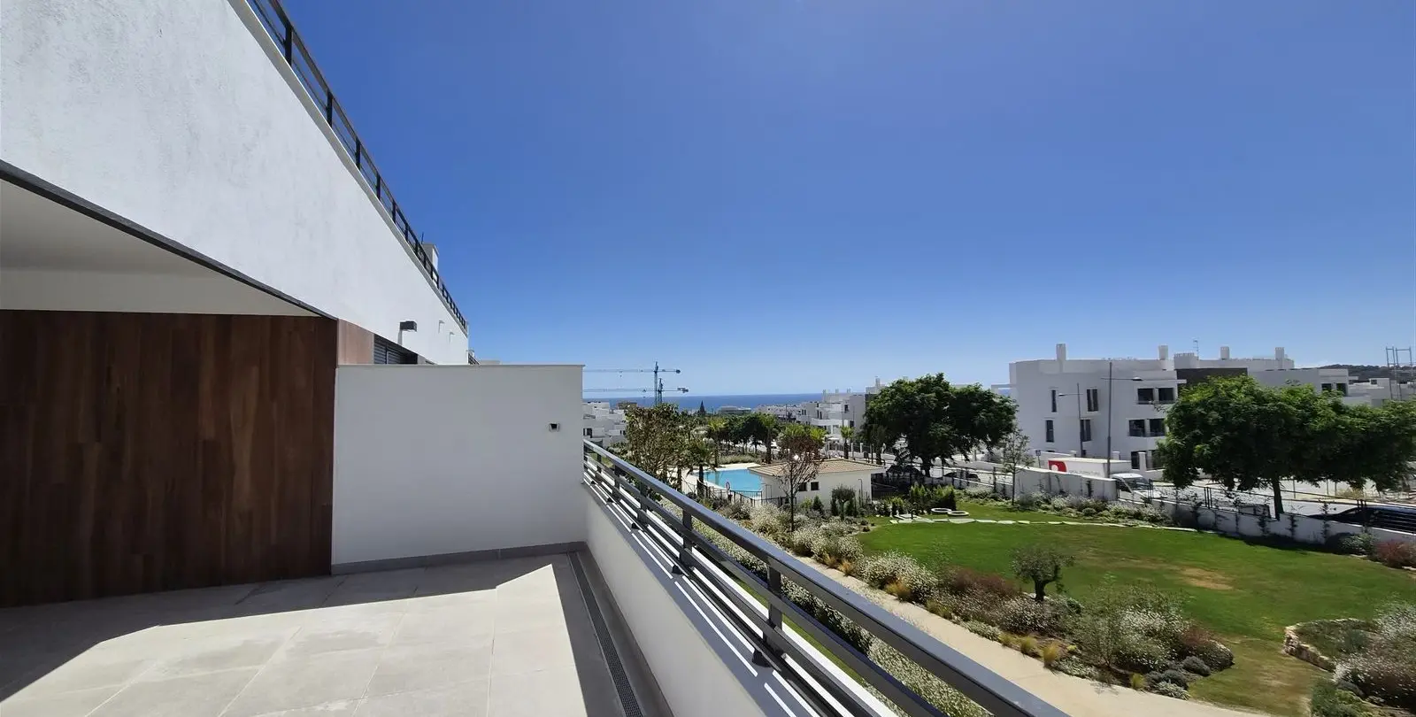 Продажа апартаментов на среднем этаже в Estepona 3