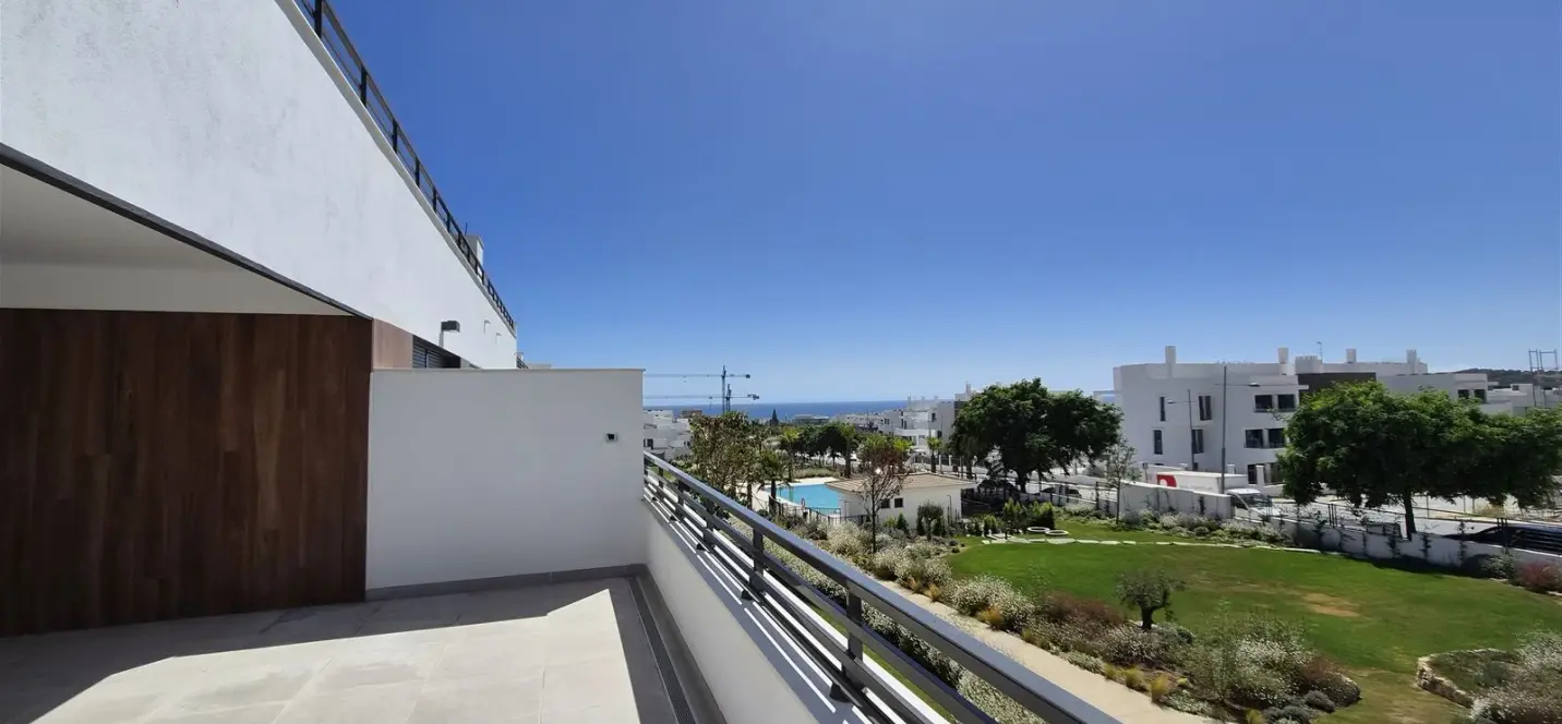 Продажа апартаментов на среднем этаже в Estepona 2