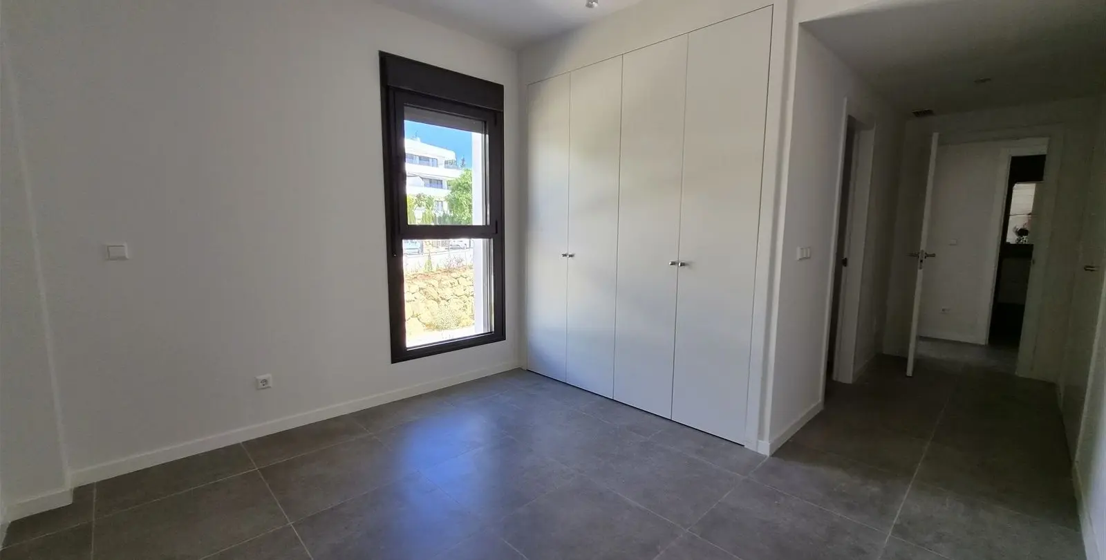 Продажа апартаментов на среднем этаже в Estepona 12
