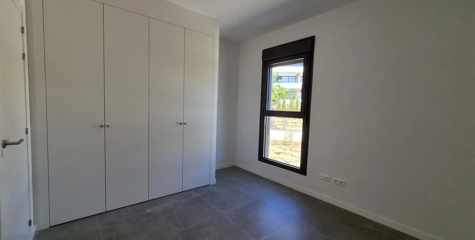 Продажа апартаментов на среднем этаже в Estepona 14