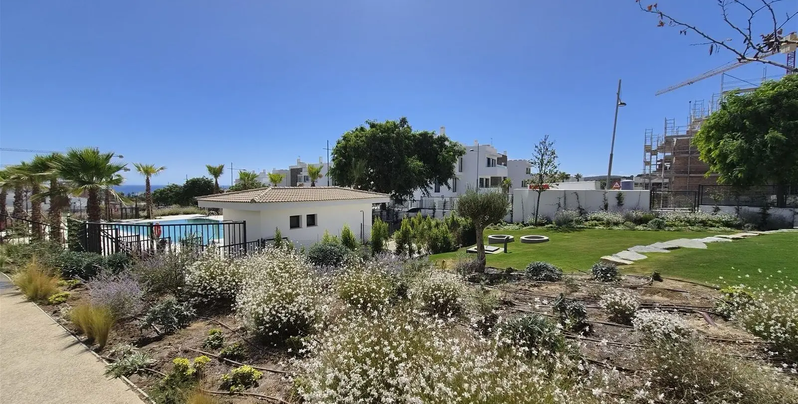 Продажа апартаментов на среднем этаже в Estepona 17