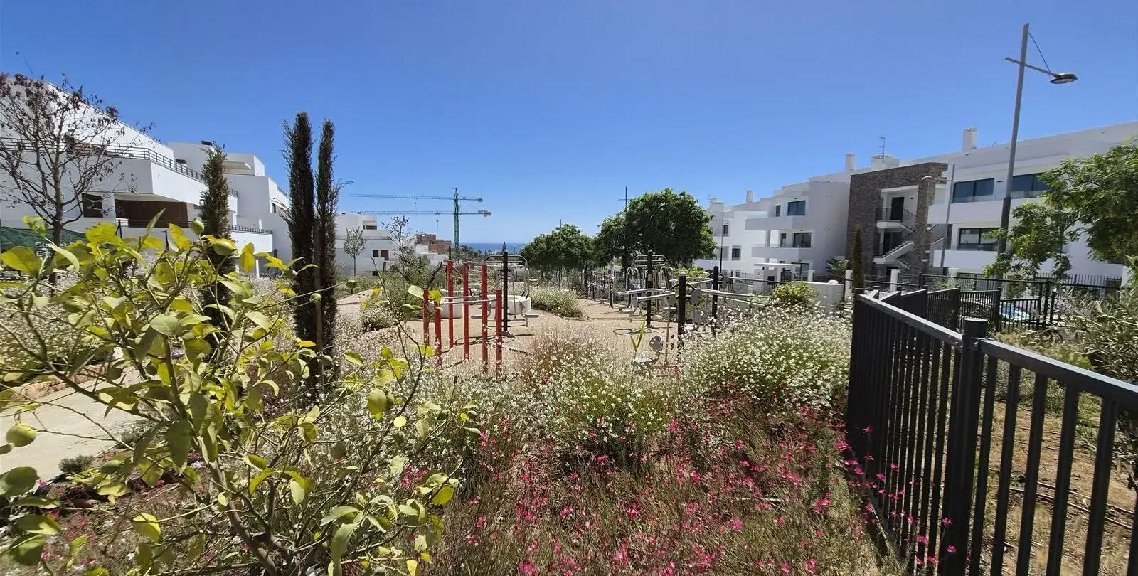 Продажа апартаментов на среднем этаже в Estepona 20