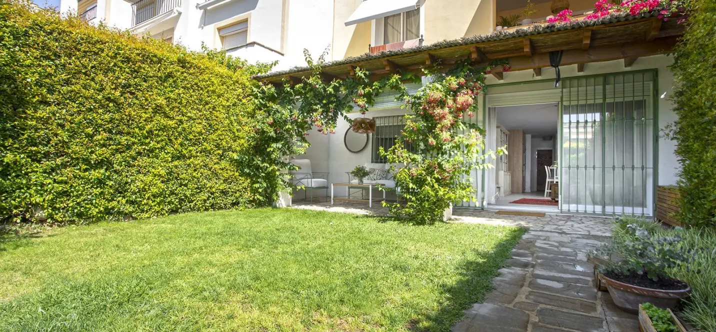 Venta de apartamento en planta baja en Guadalmina Alta 0