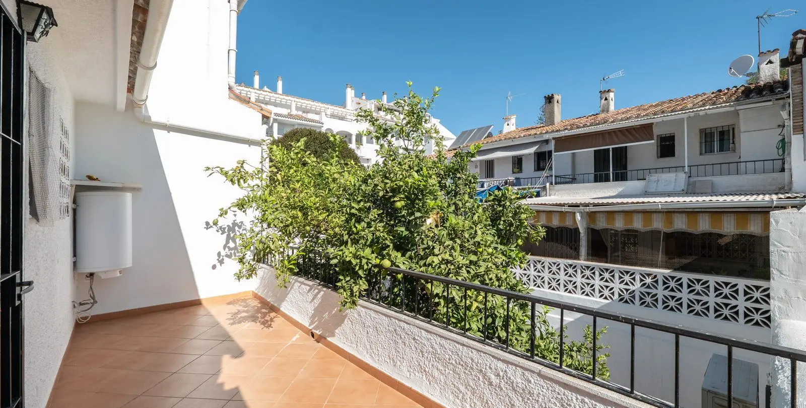 Venta de adosado en Nueva Andalucía 16
