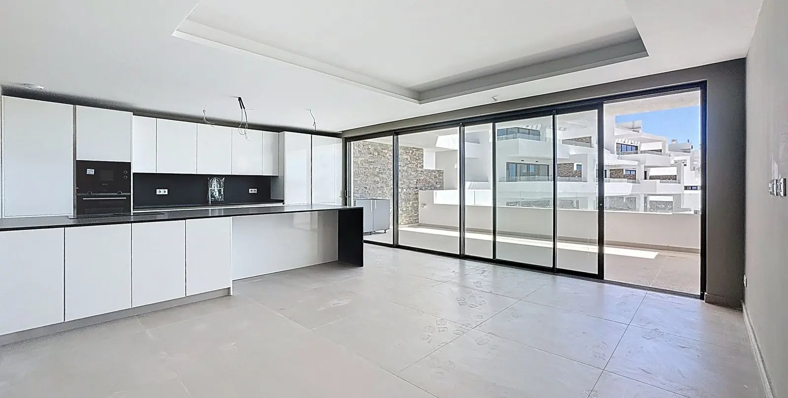 Venta de apartamento en planta media en Estepona 7