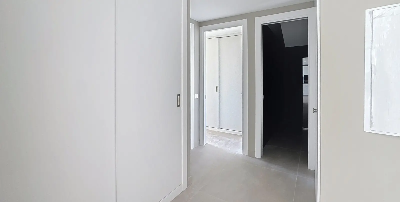 Venta de apartamento en planta media en Estepona 11