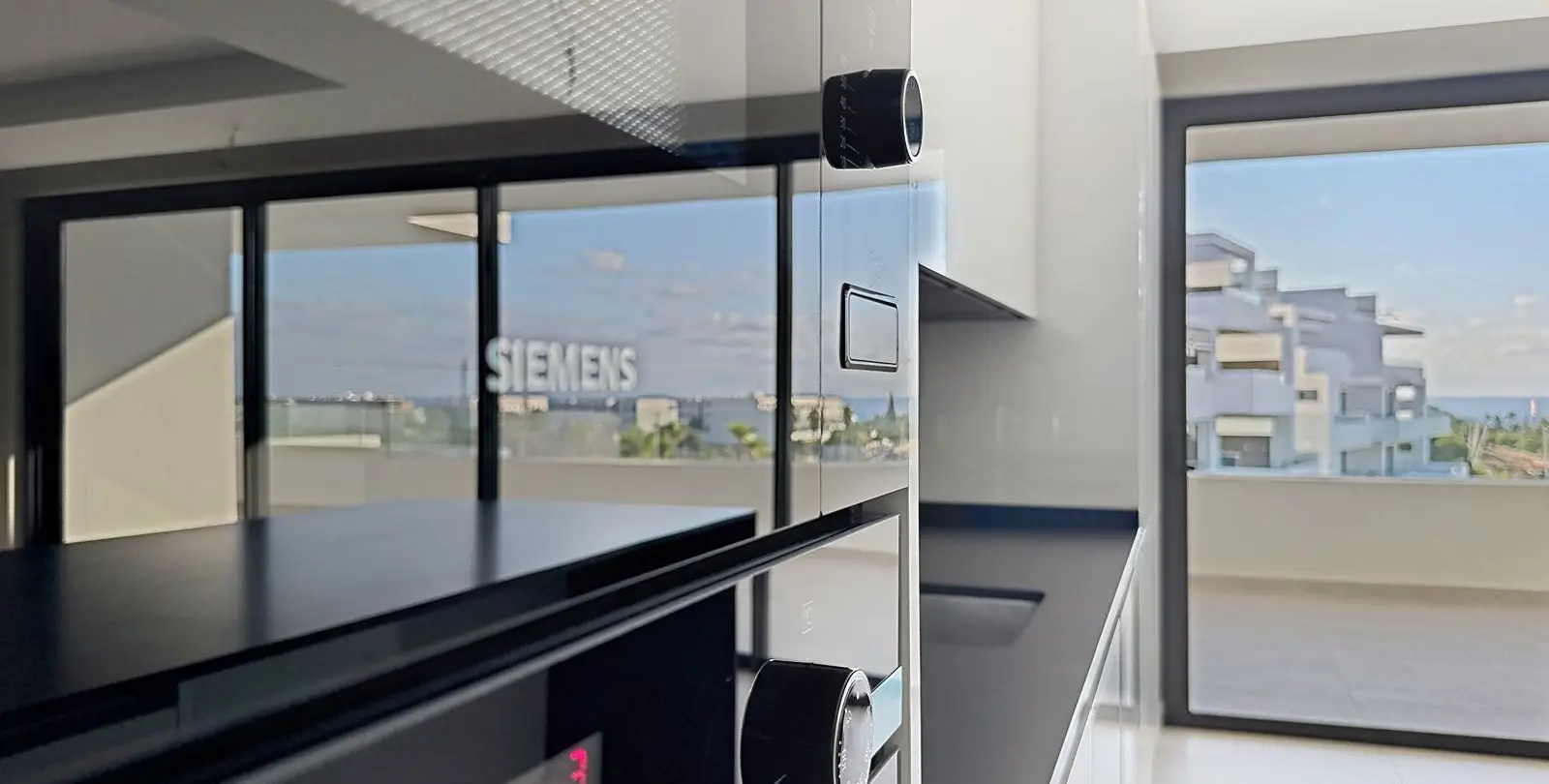 Venta de apartamento en planta media en Estepona 43