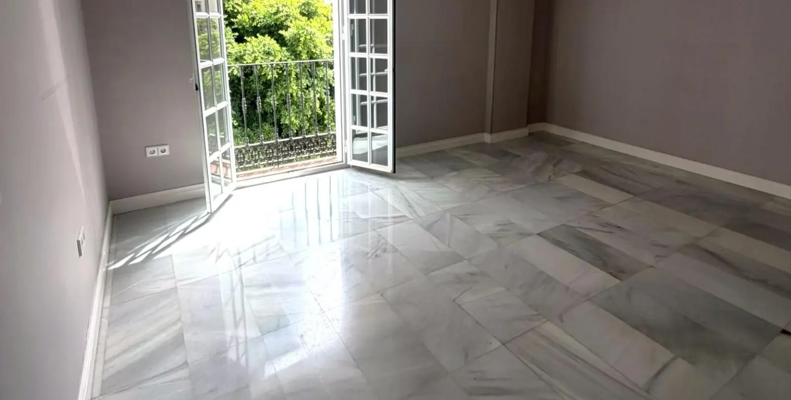 Sale of middle floor apartment in Marbella 14