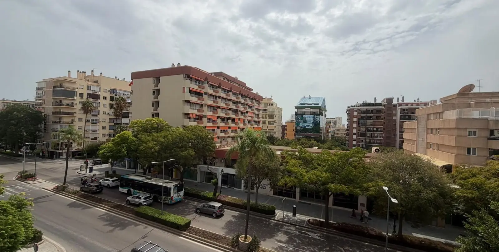 Sale of middle floor apartment in Marbella 16