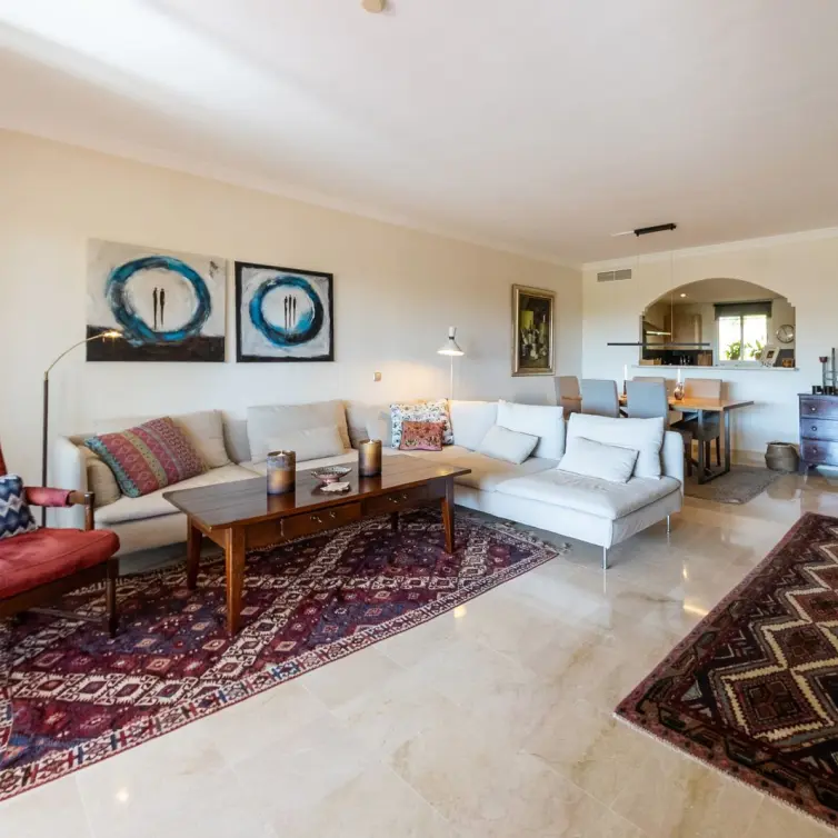 Sale of middle floor apartment in Atalaya
