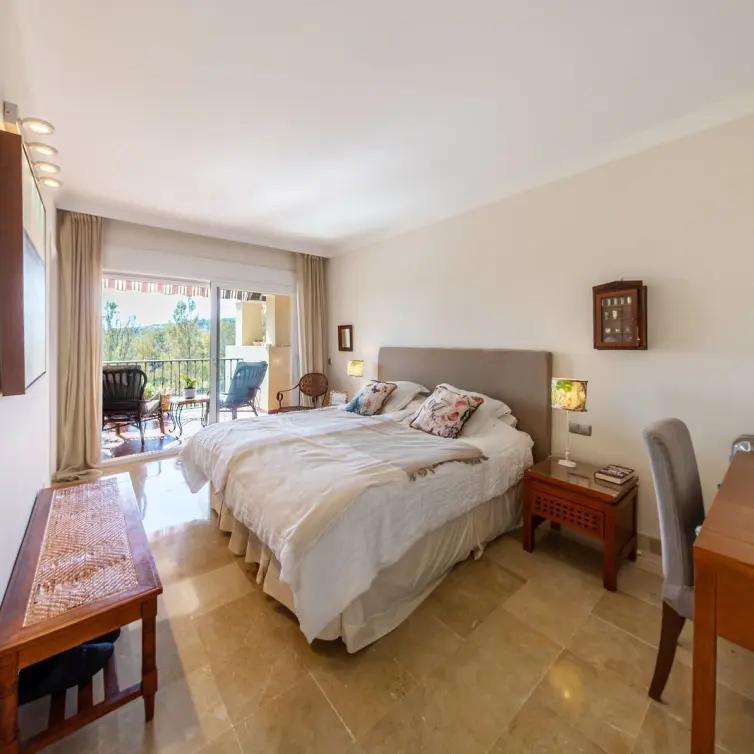 Sale of middle floor apartment in Atalaya