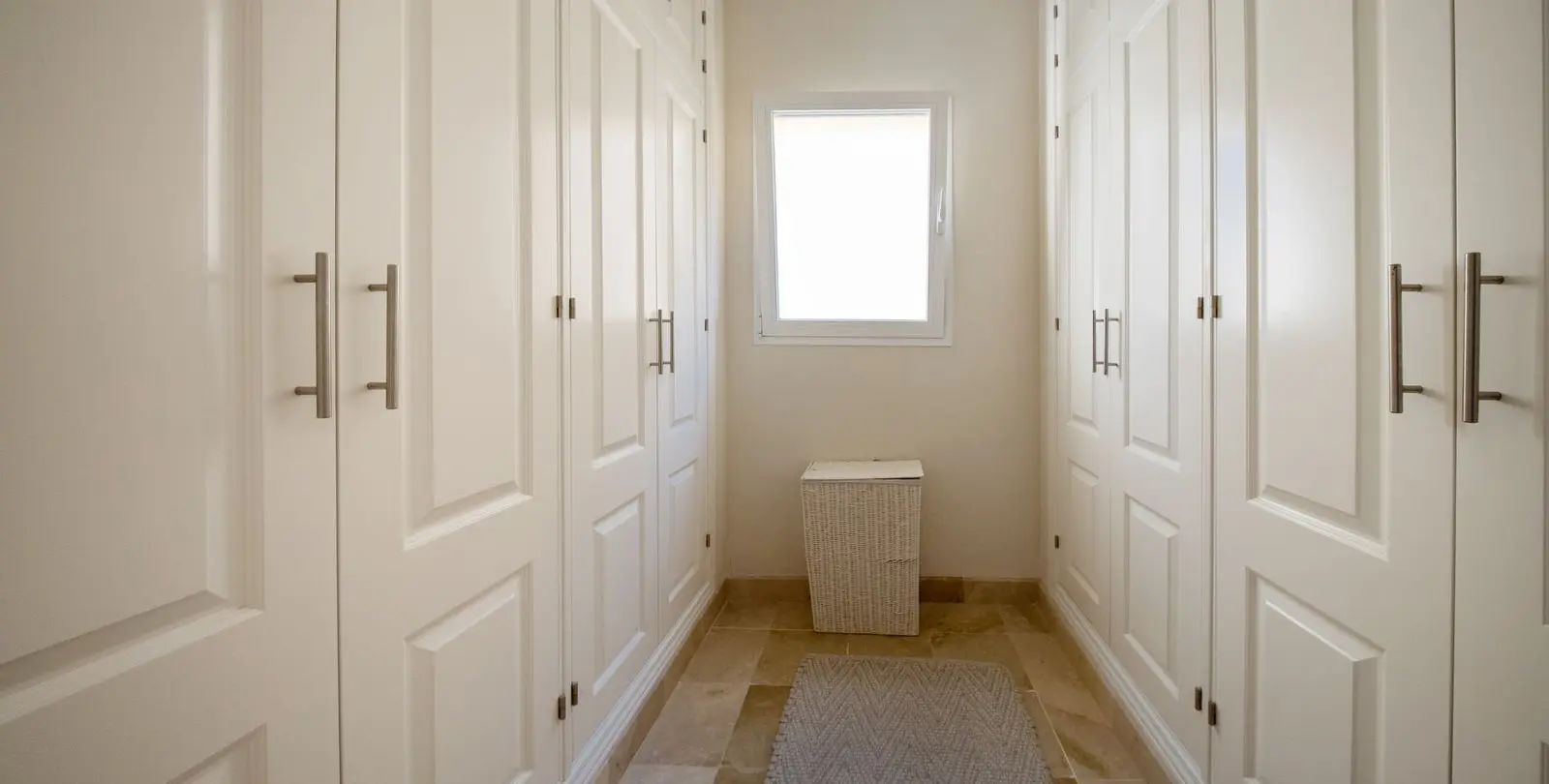Sale of middle floor apartment in Atalaya 7