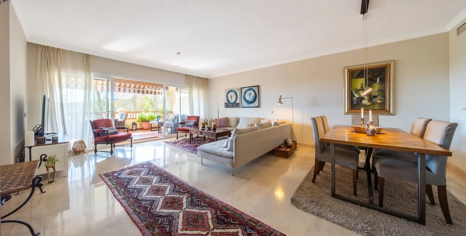 Sale of middle floor apartment in Atalaya 9