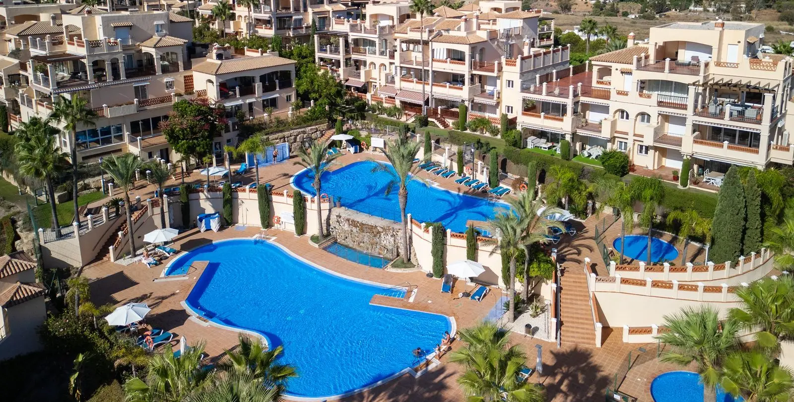 Sale of middle floor apartment in Atalaya 11