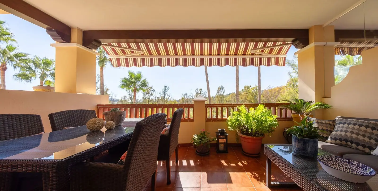 Sale of middle floor apartment in Atalaya 15