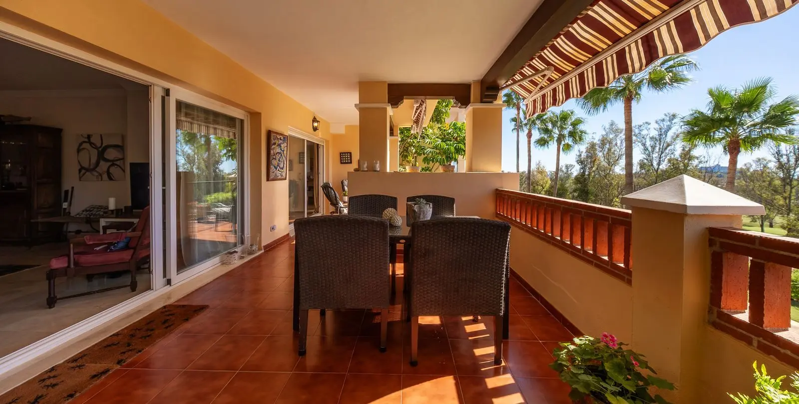 Sale of middle floor apartment in Atalaya 16